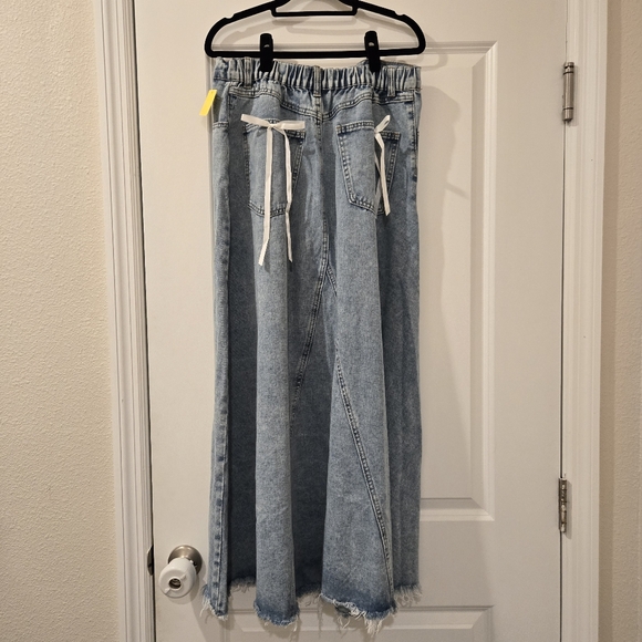 Shein Stylish Blue Denim Maxi Skirt With Bows, Size 0X - Picture 9 of 11
